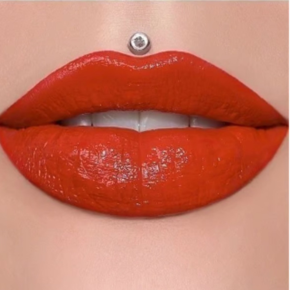EVERYBODY KNOWS Jeffree Star Supreme Gloss Full Pigment